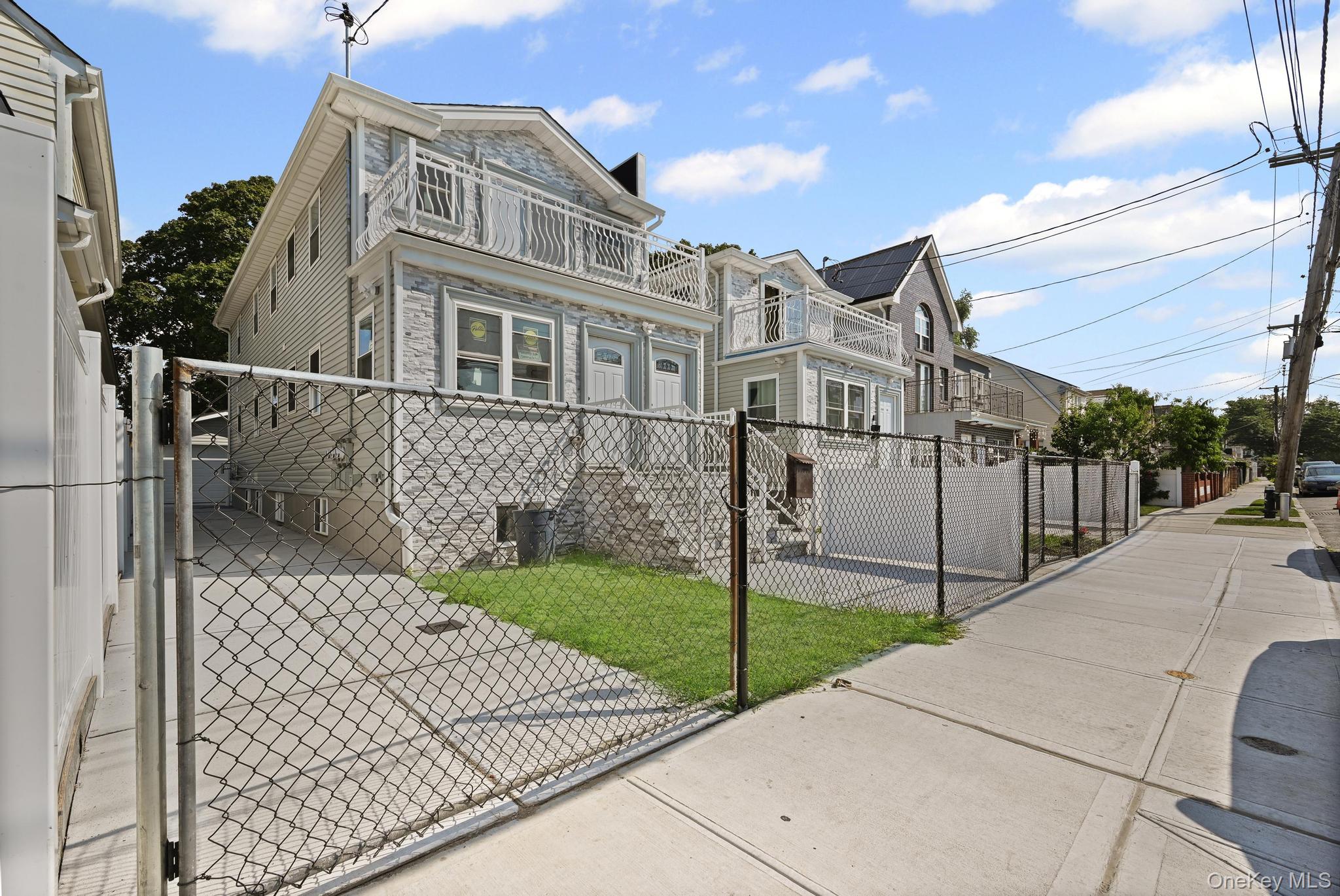 #2 photo, 18821 118th Avenue, クイーンズ区 Saint Albans , NY 11412