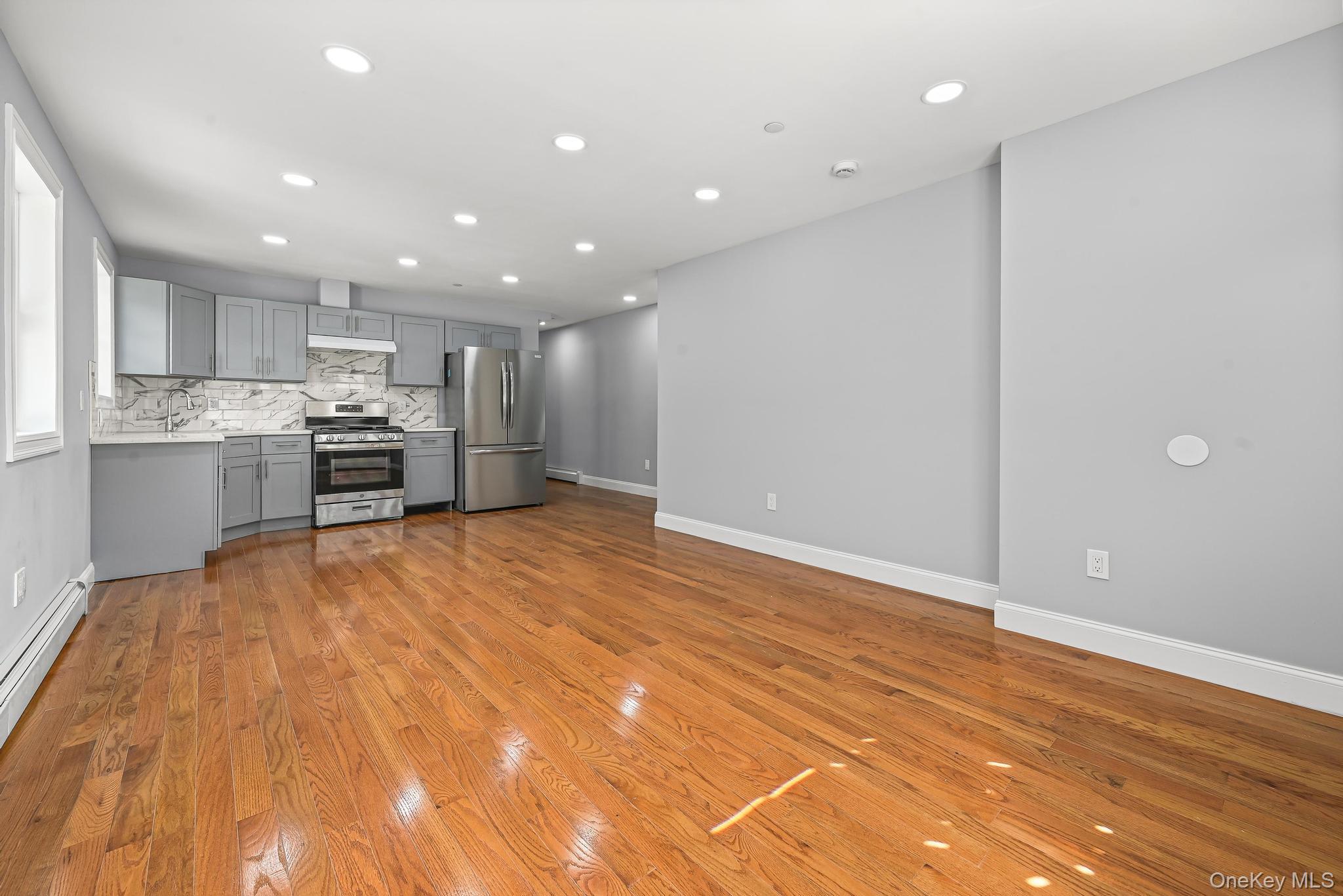 #4 photo, 18821 118th Avenue, クイーンズ区 Saint Albans , NY 11412