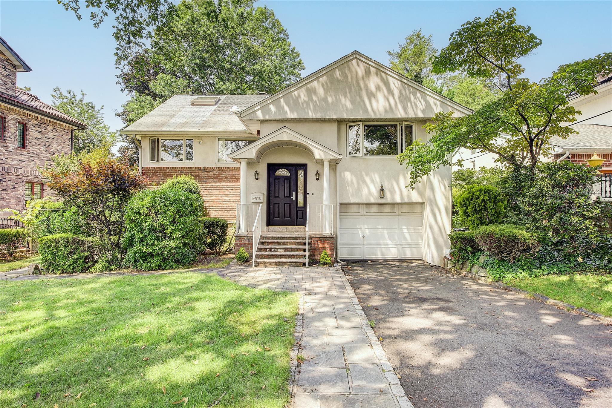 #1 photo, 249-35 51 Avenue, Little Neck , NY 11362