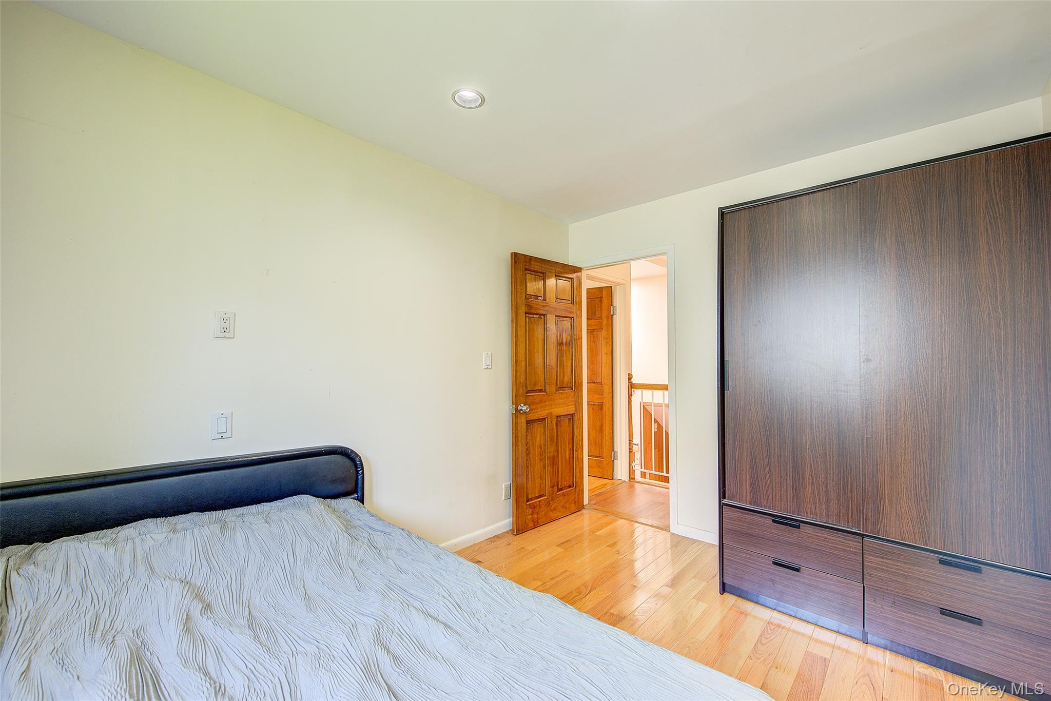 #13 photo, 249-35 51 Avenue, Little Neck , NY 11362