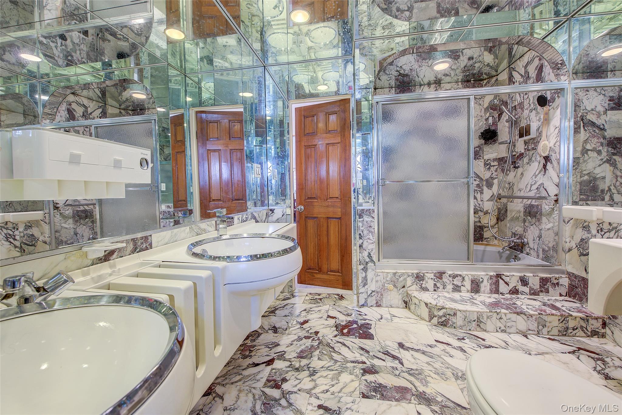 #14 photo, 249-35 51 Avenue, Little Neck , NY 11362