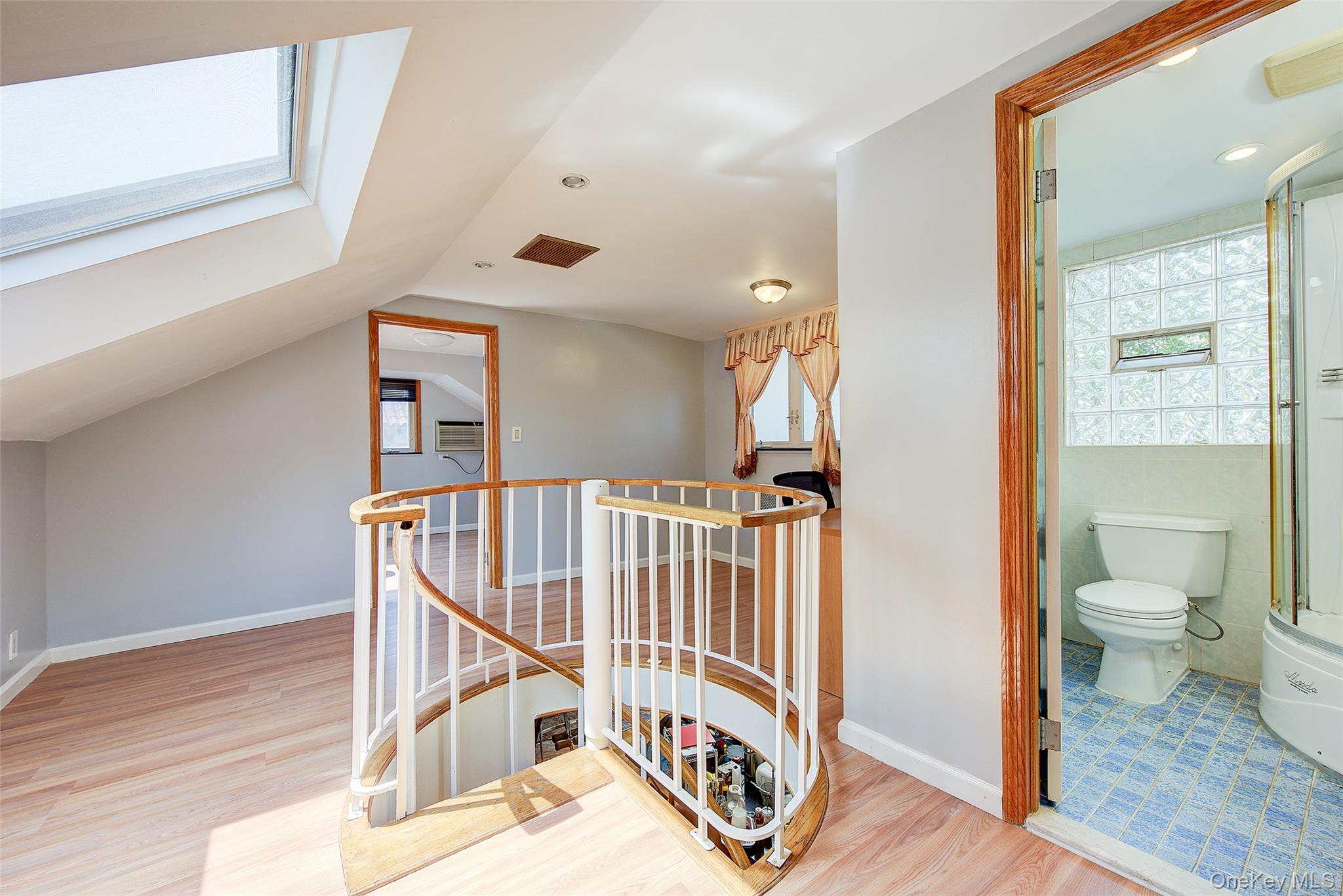 #15 photo, 249-35 51 Avenue, Little Neck , NY 11362