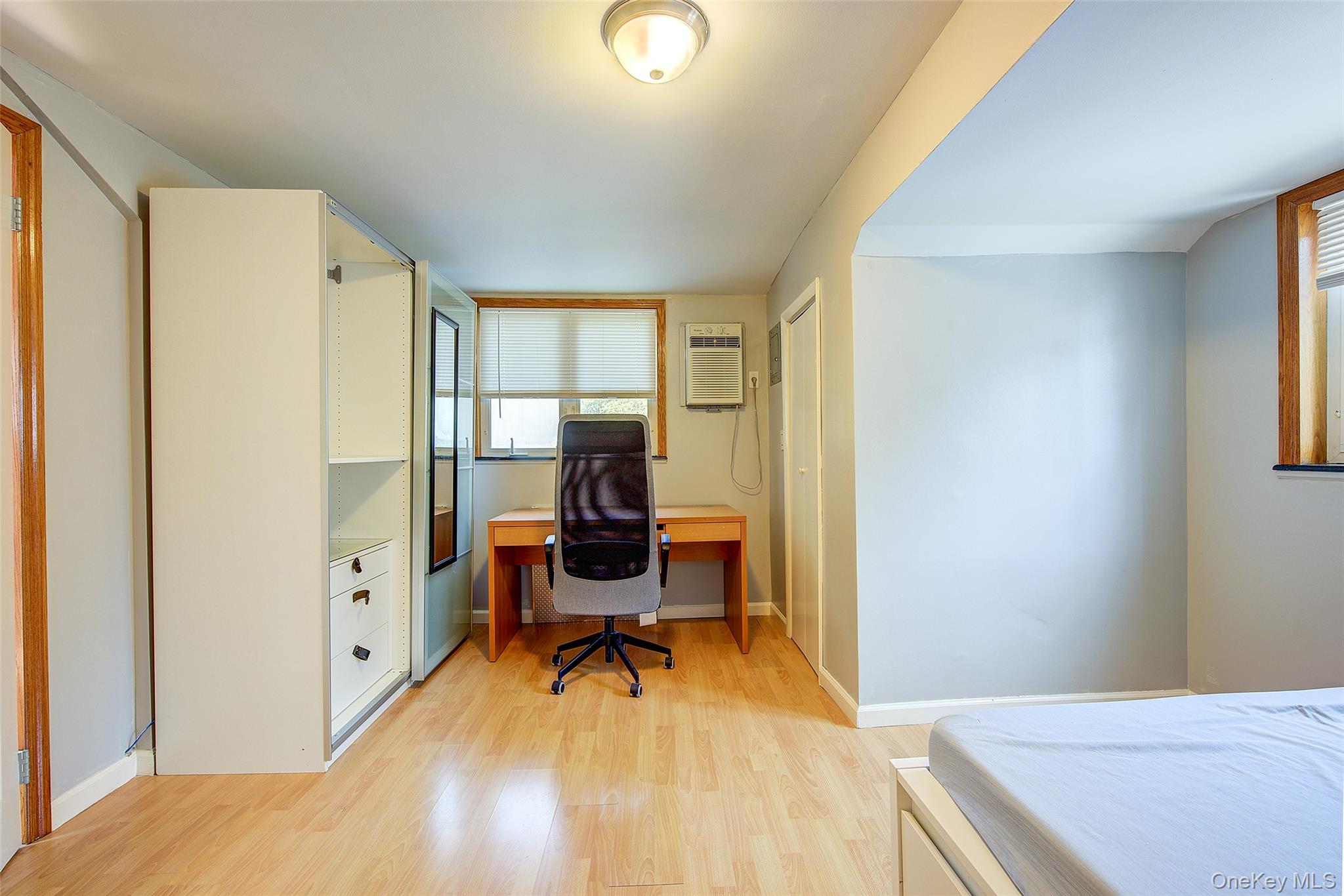 #19 photo, 249-35 51 Avenue, Little Neck , NY 11362