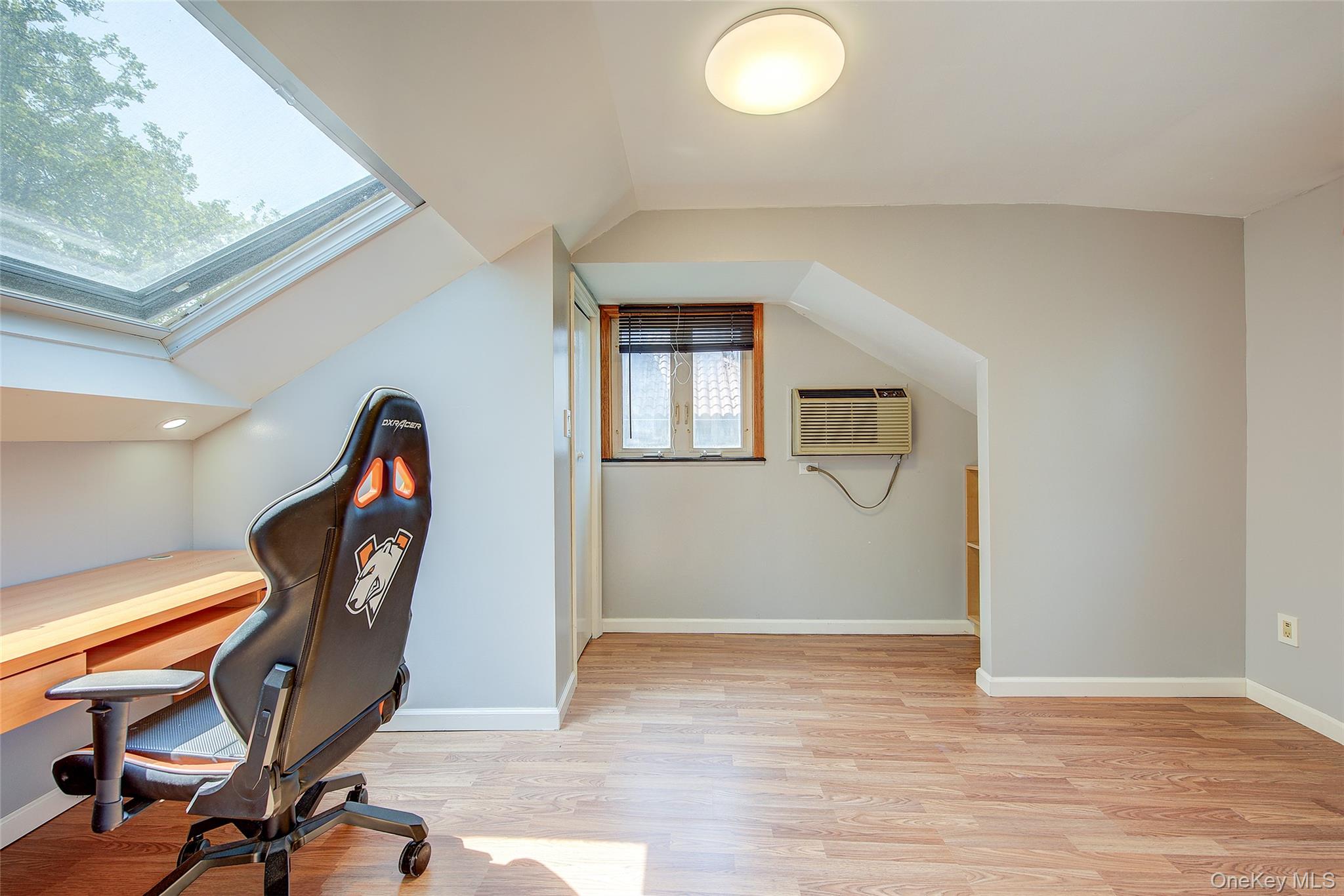 #20 photo, 249-35 51 Avenue, Little Neck , NY 11362