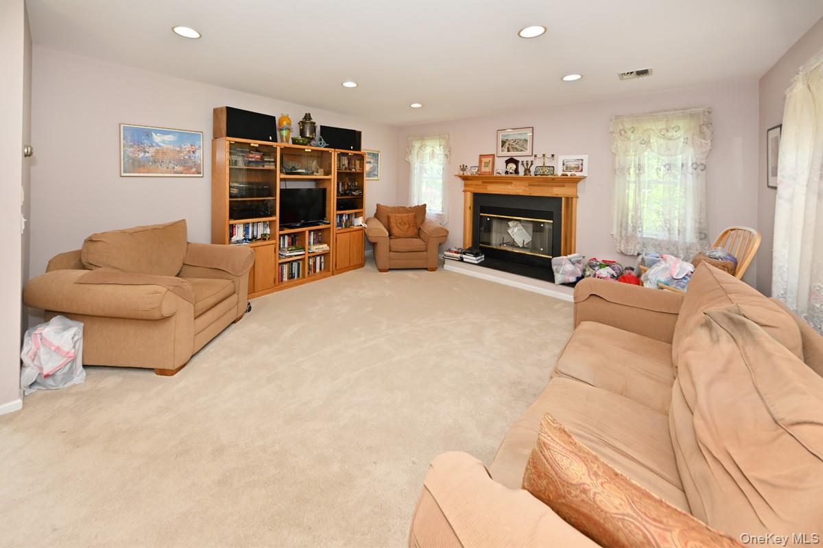 #18 photo, 14 Roble Road, Suffern , NY 10901