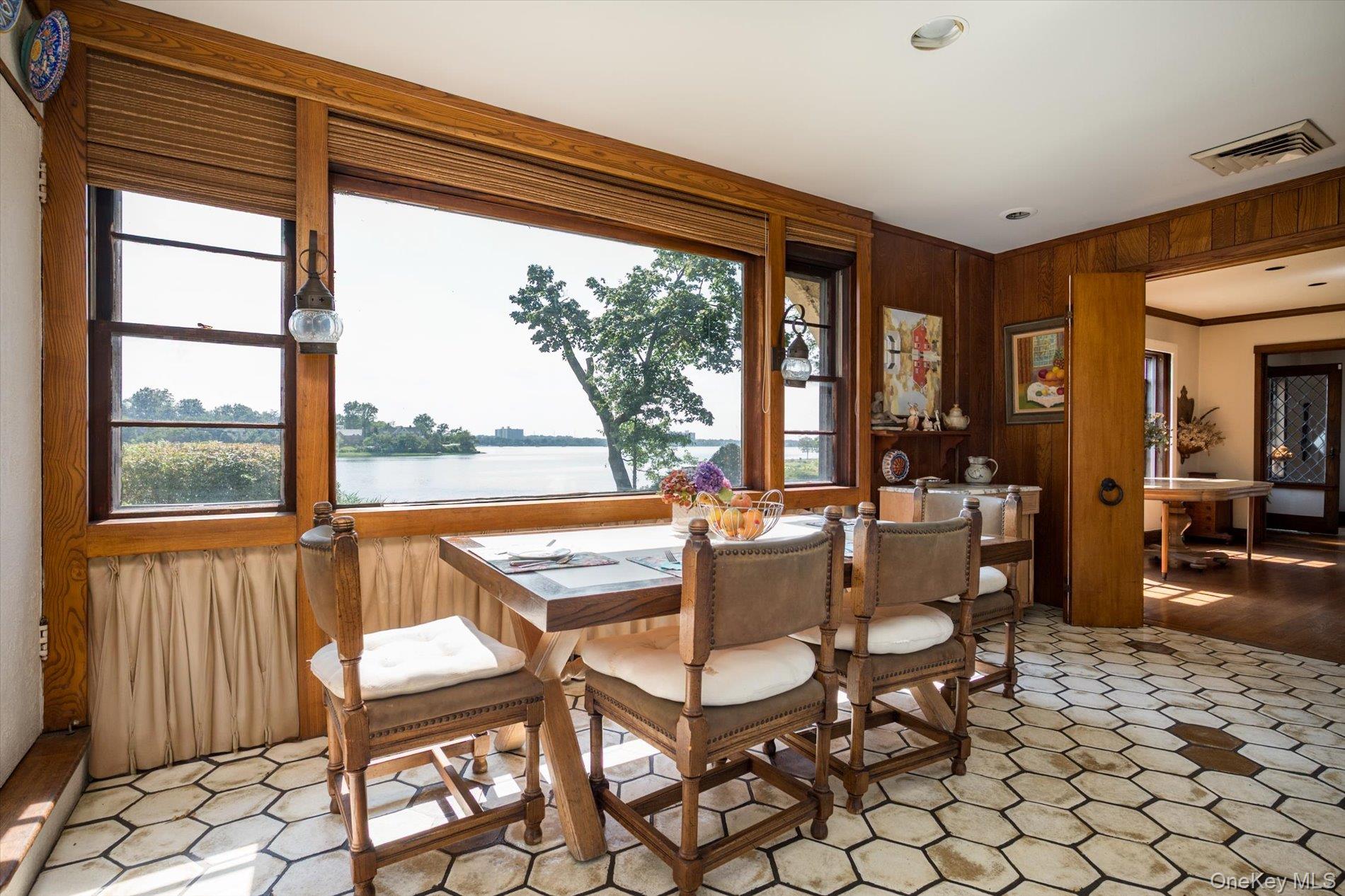 #3 photo, 6 Shore Drive, ナッソー郡 Great Neck , NY 11021