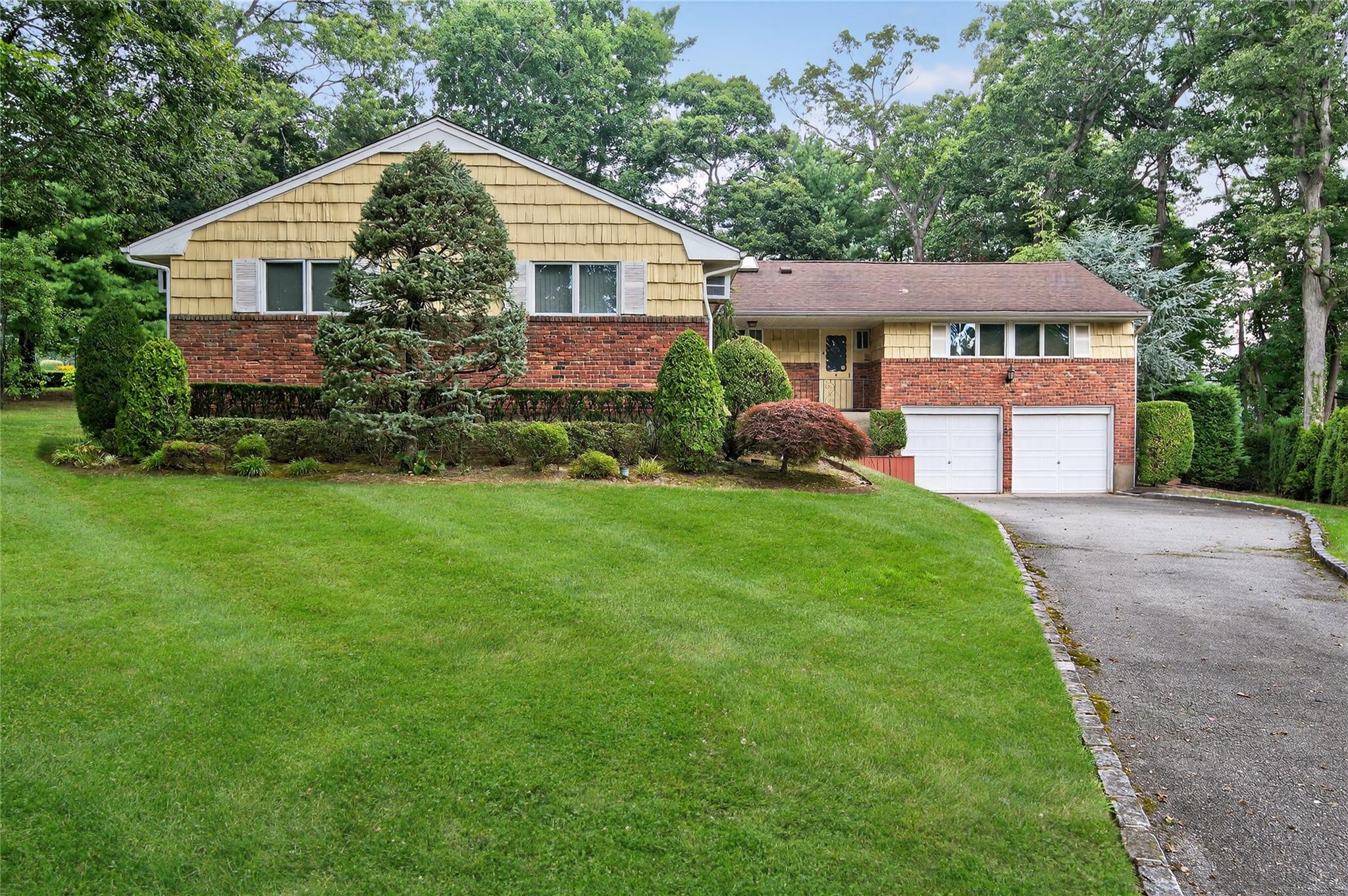 #1 photo, 8 Milford Court, Plainview , NY 11803