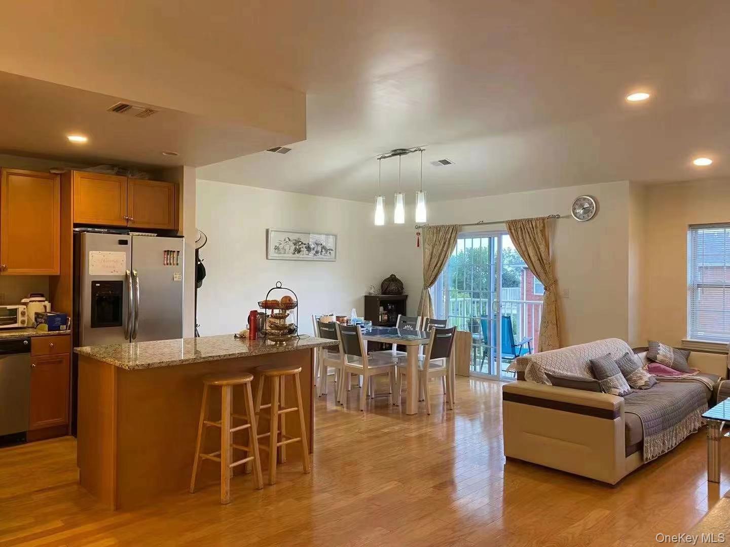 #2 photo, 306 Weatherly Place, クイーンズ区 College Point , NY 11356