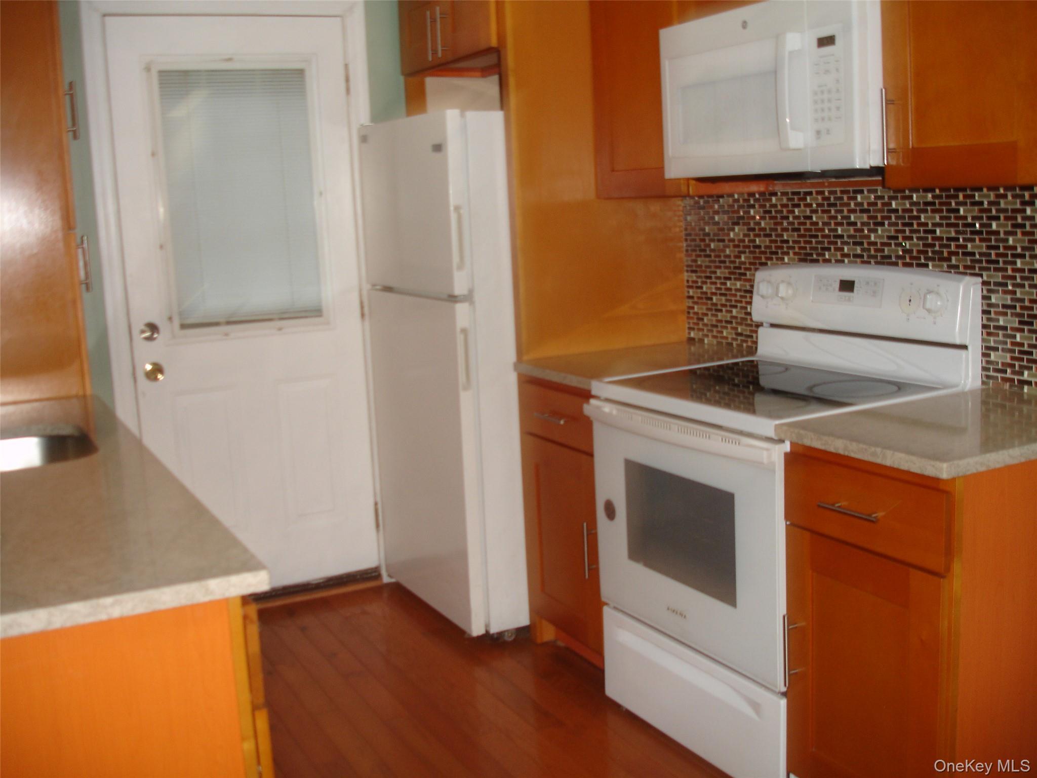 #2 photo, 253 Frederick Avenue, Floral Park , NY 11001