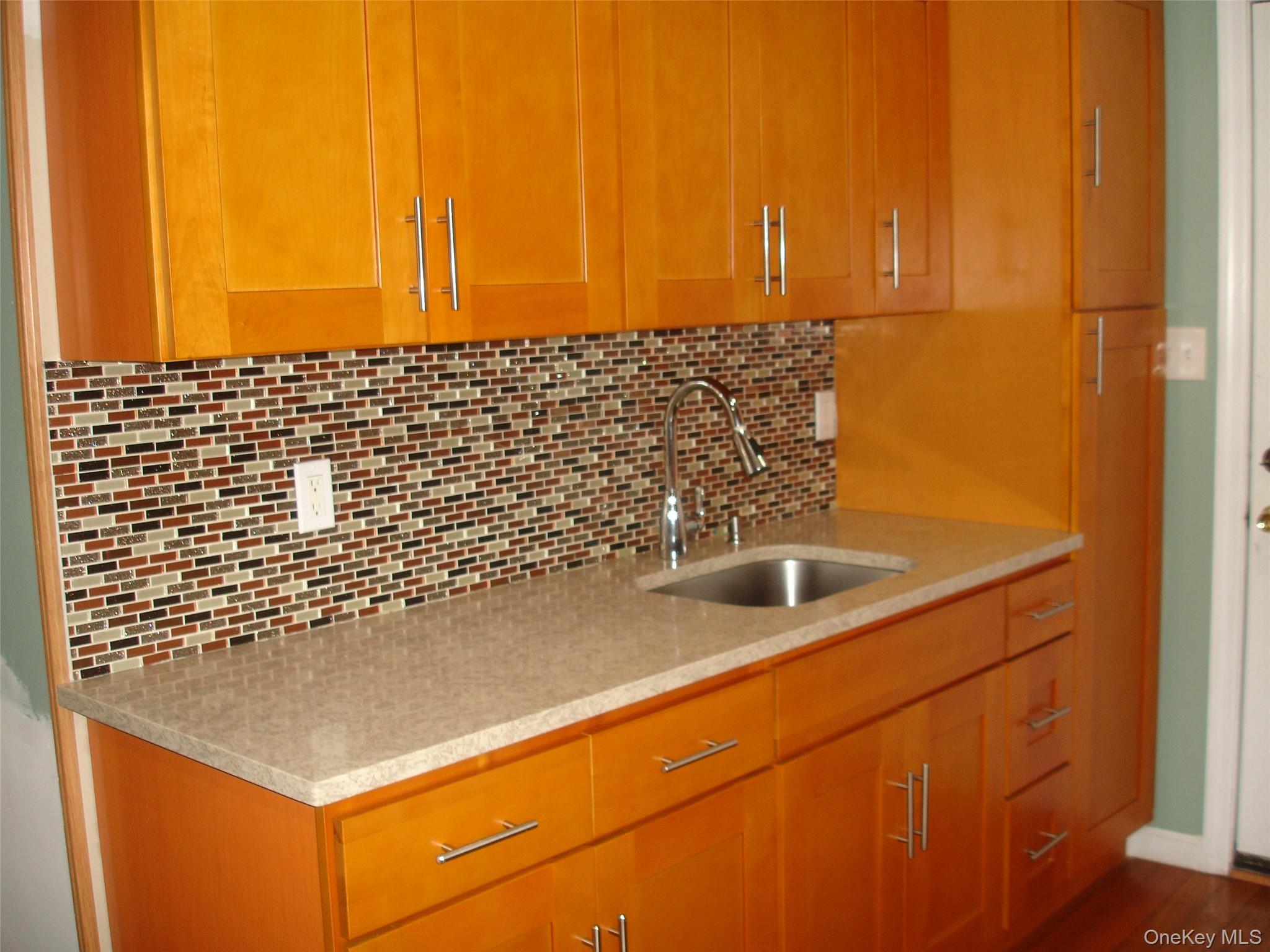 #3 photo, 253 Frederick Avenue, Floral Park , NY 11001