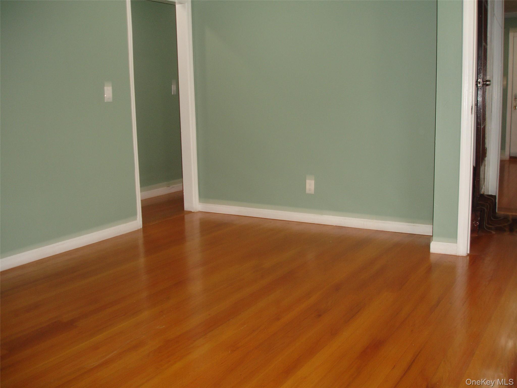 #9 photo, 253 Frederick Avenue, Floral Park , NY 11001