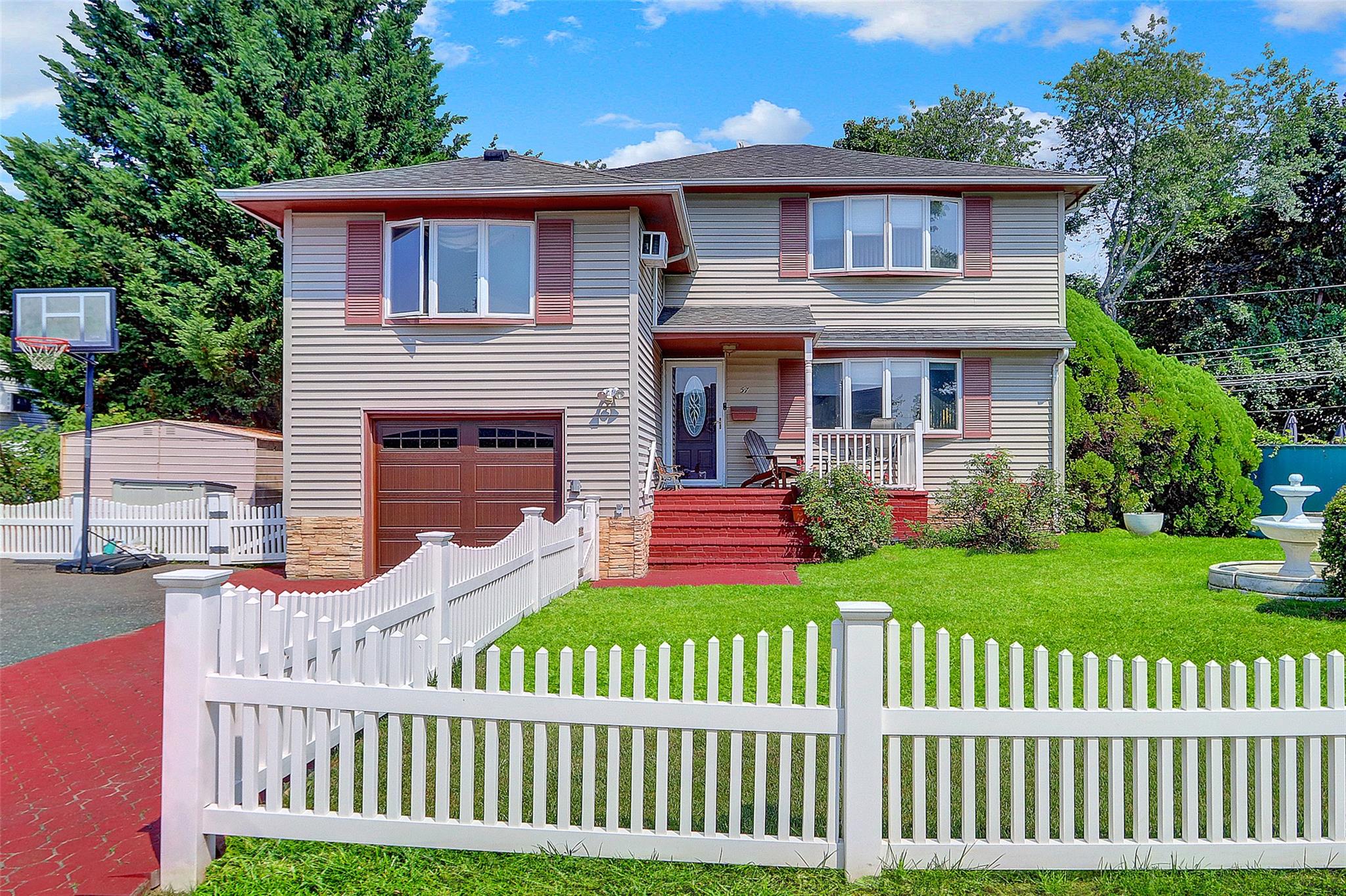 #1 photo, 57 Elizabeth Drive, ناسو Bethpage , NY 11714