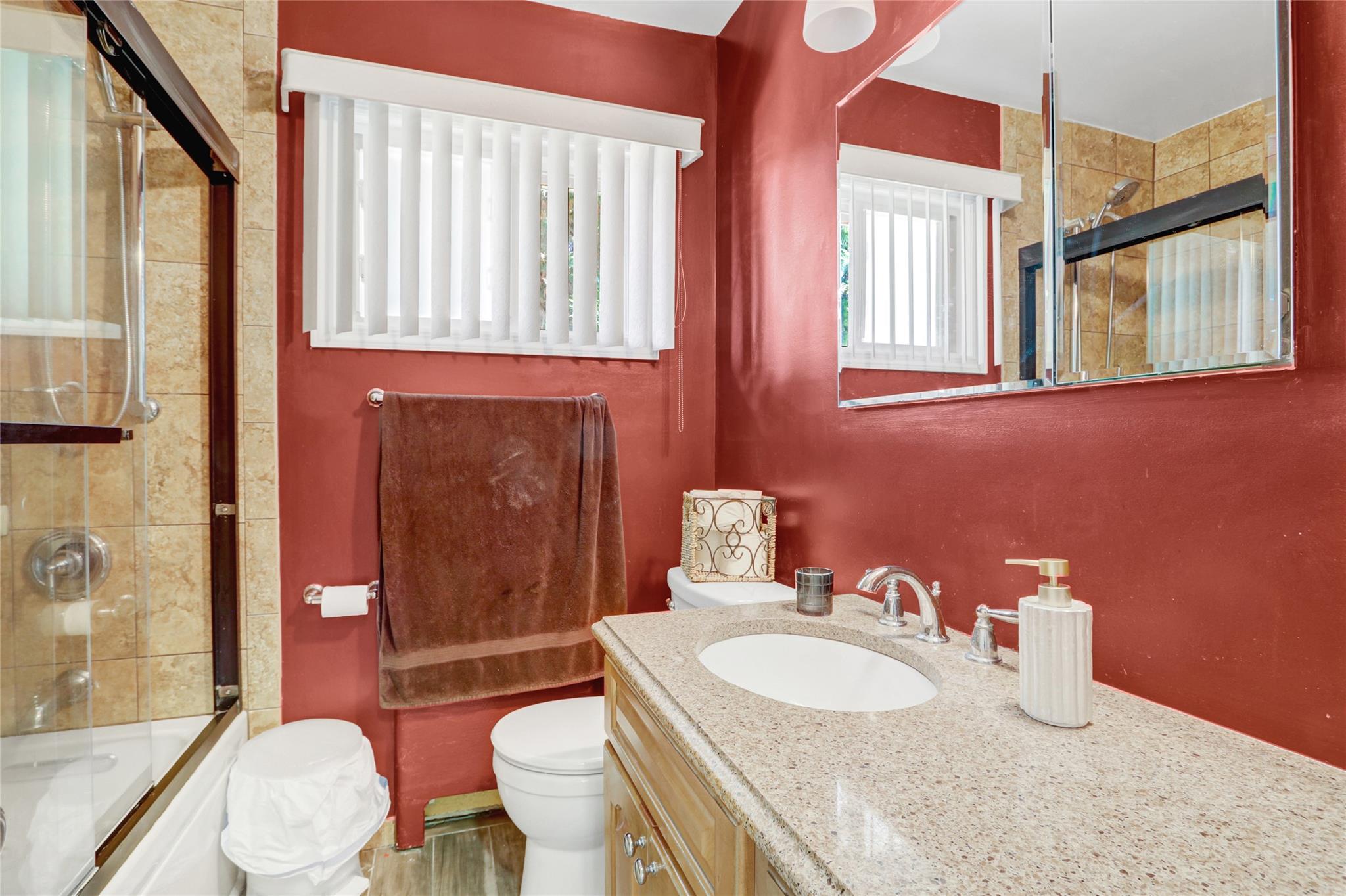 #14 photo, 57 Elizabeth Drive, ناسو Bethpage , NY 11714