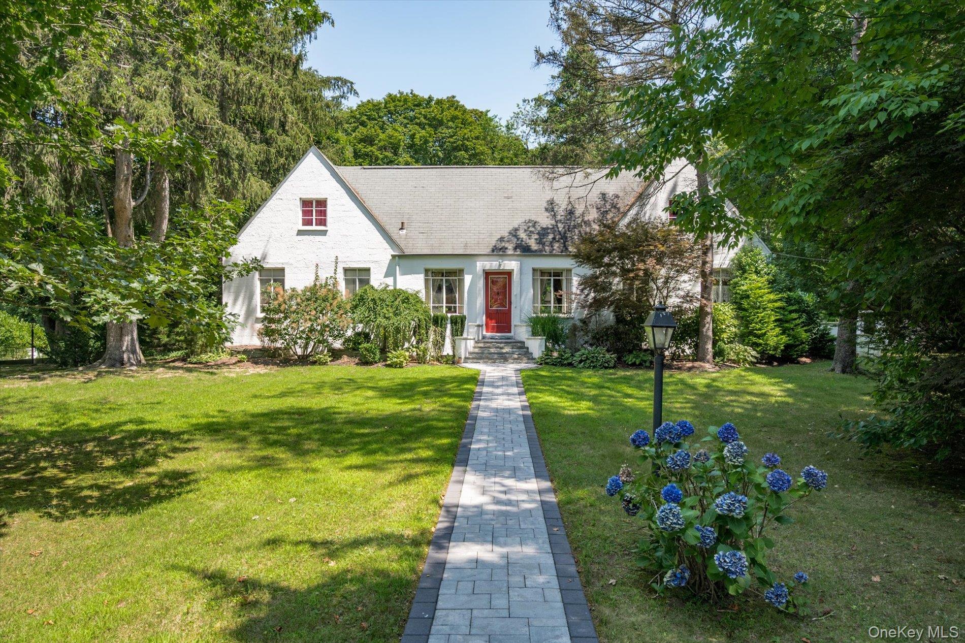 #1 photo, 20 Pine Avenue, Huntington Station , NY 11746