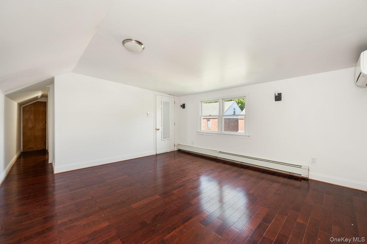 #14 photo, 1861 Hering Avenue, Bronx , NY 10461