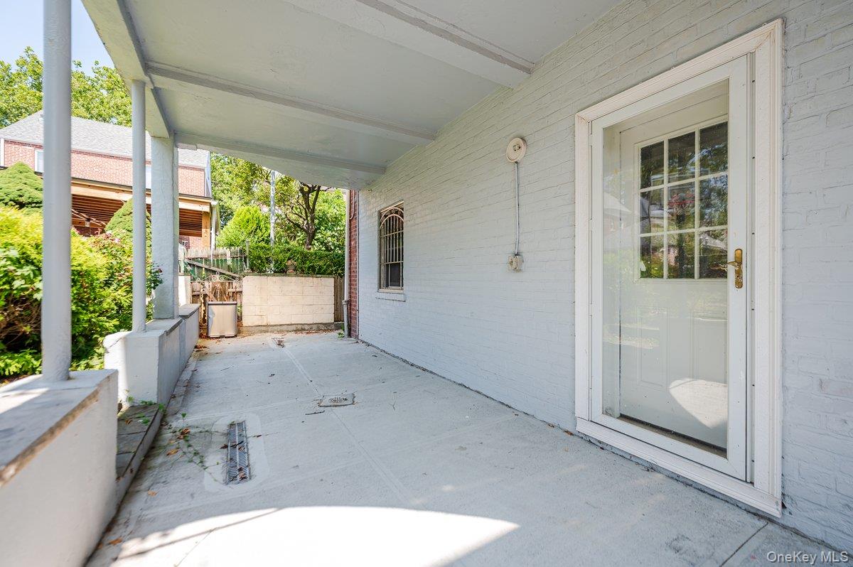 #17 photo, 1861 Hering Avenue, Bronx , NY 10461