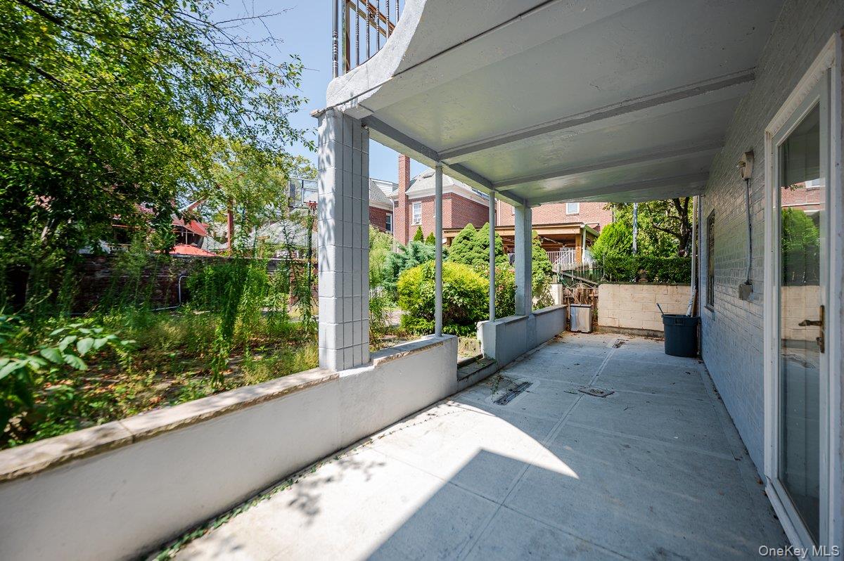 #18 photo, 1861 Hering Avenue, Bronx , NY 10461