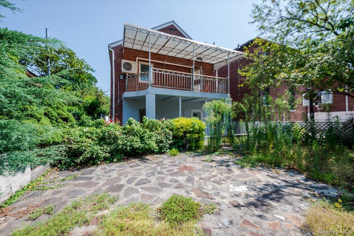 #20 photo, 1861 Hering Avenue, Bronx , NY 10461