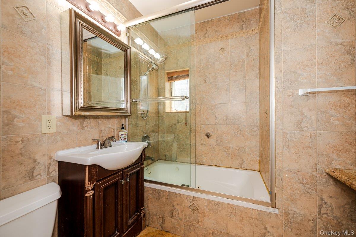 #8 photo, 1861 Hering Avenue, Bronx , NY 10461