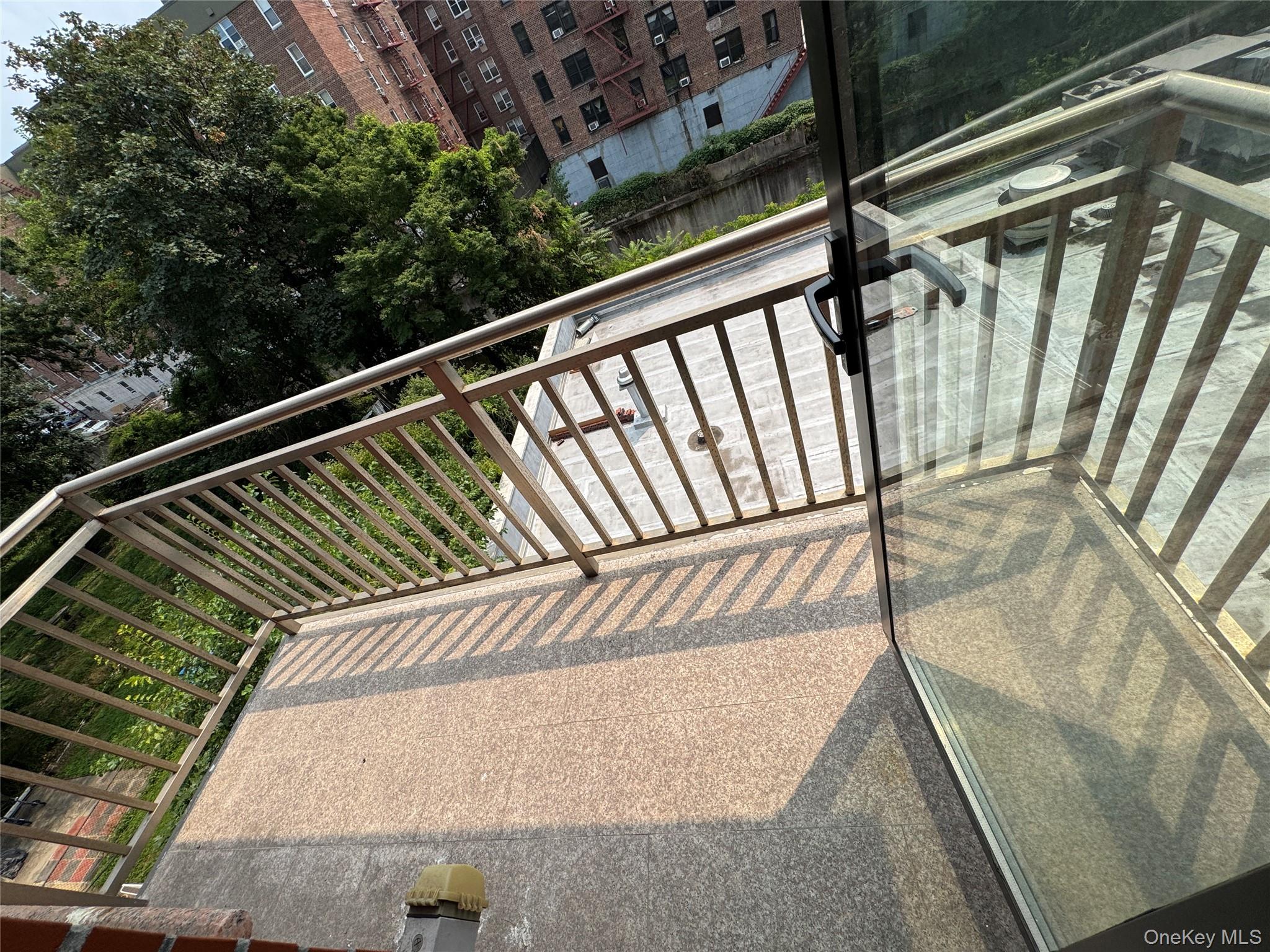 #2 photo, 144-56 Roosevelt Avenue, クイーンズ区 Flushing , NY 11354