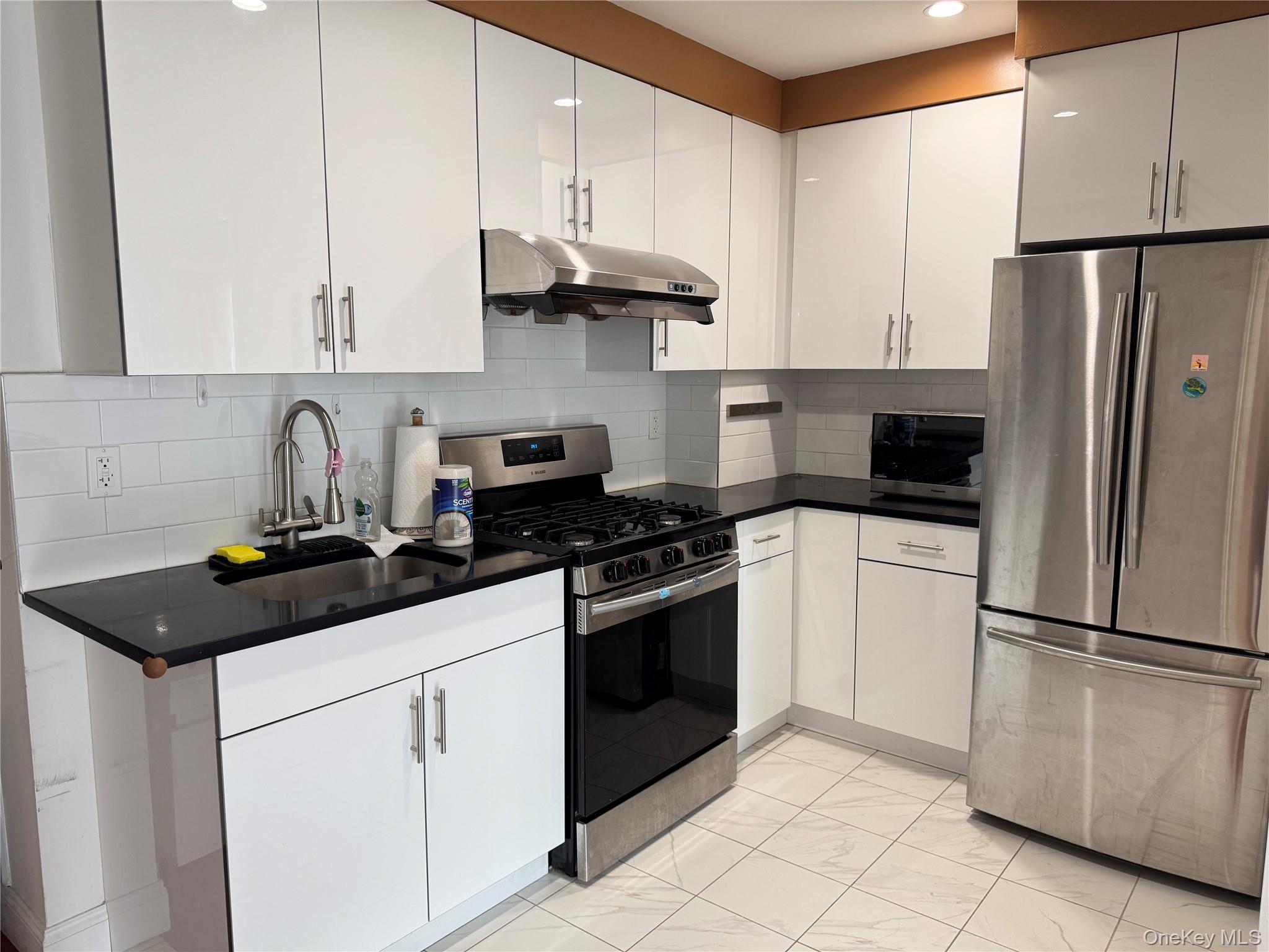 #3 photo, 144-56 Roosevelt Avenue, クイーンズ区 Flushing , NY 11354