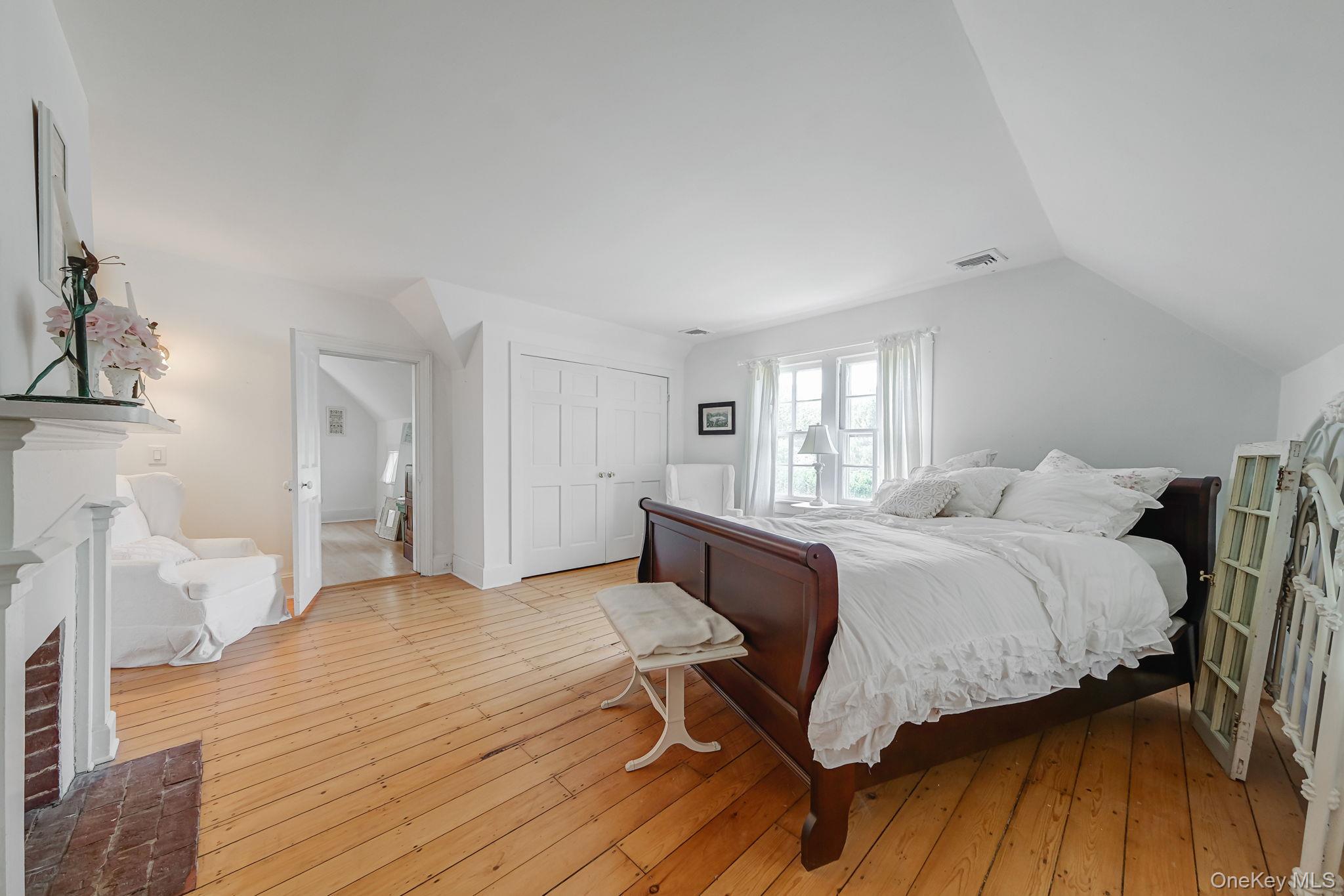 #19 photo, 45 Shore Road, East Setauket , NY 11733