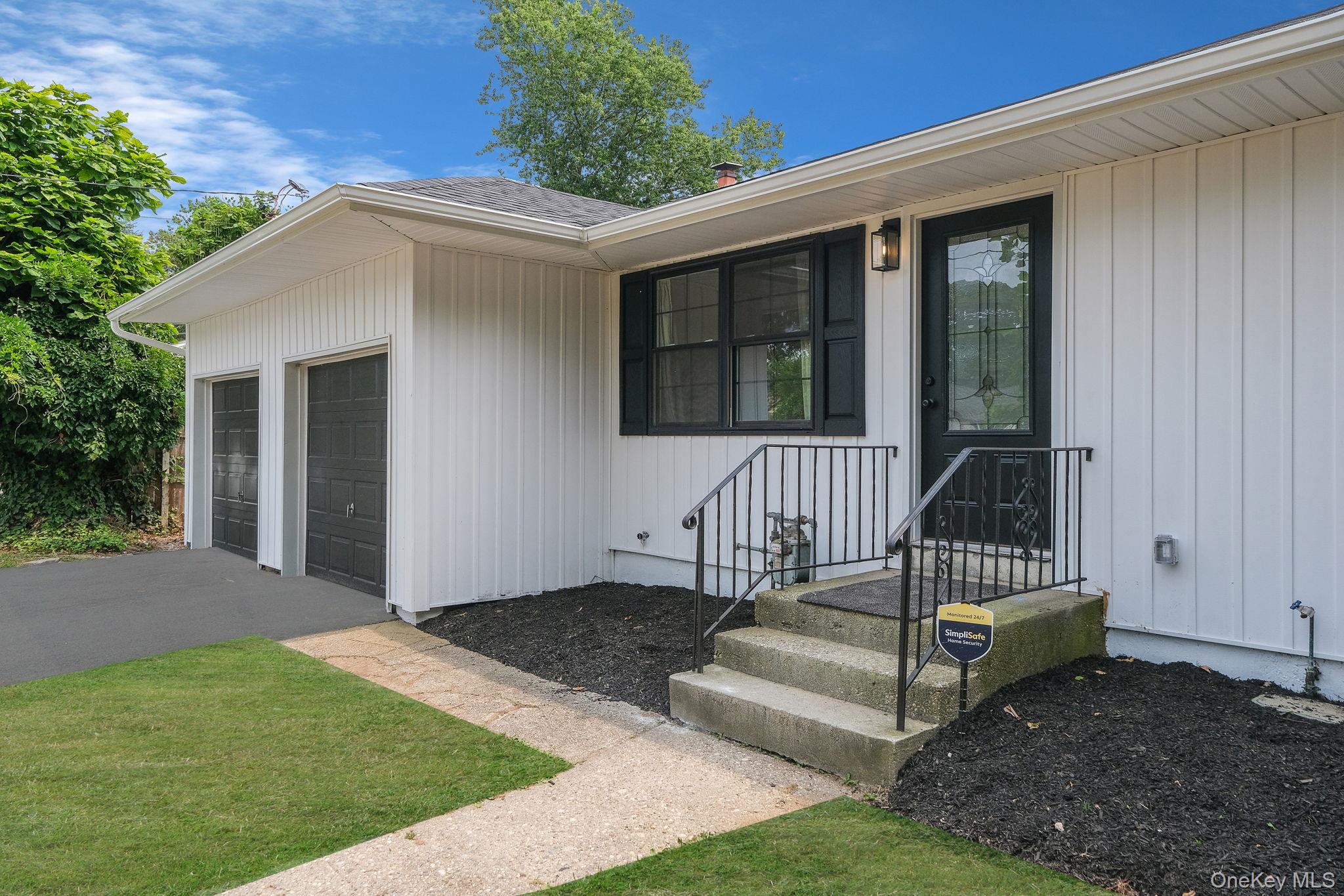 #1 photo, 12 E Chestnut Street, Central Islip , NY 11722