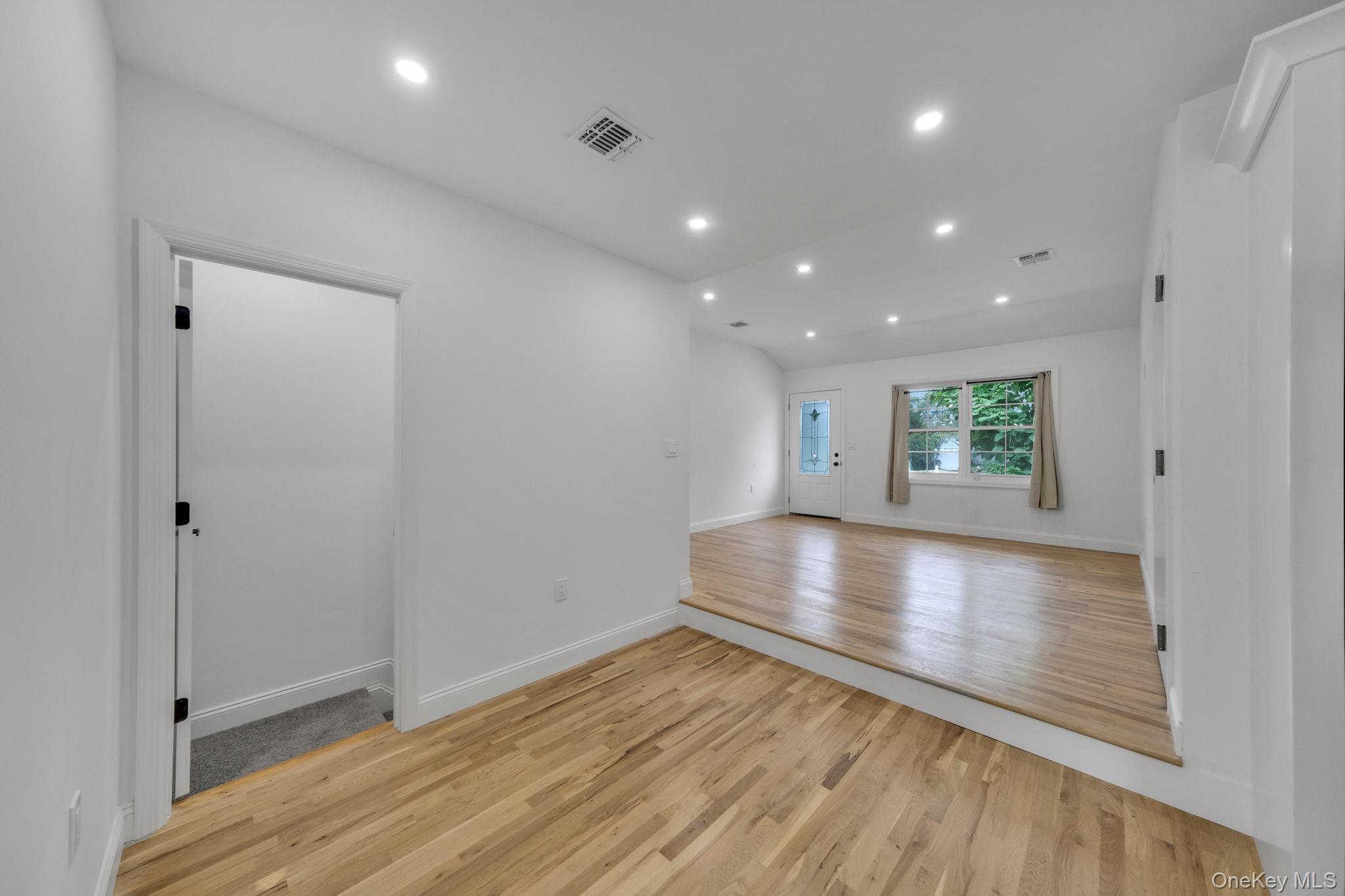 #16 photo, 12 E Chestnut Street, Central Islip , NY 11722