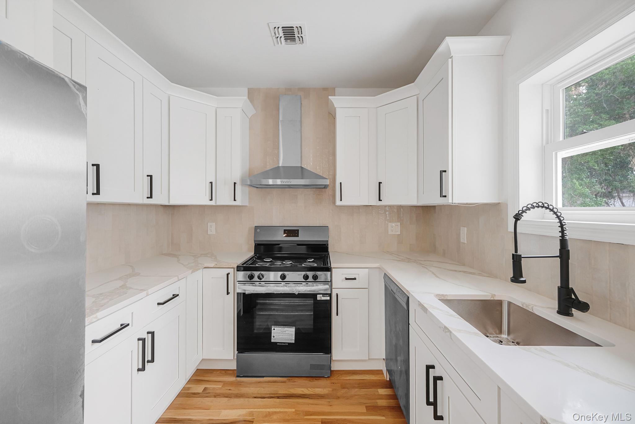 #18 photo, 12 E Chestnut Street, Central Islip , NY 11722