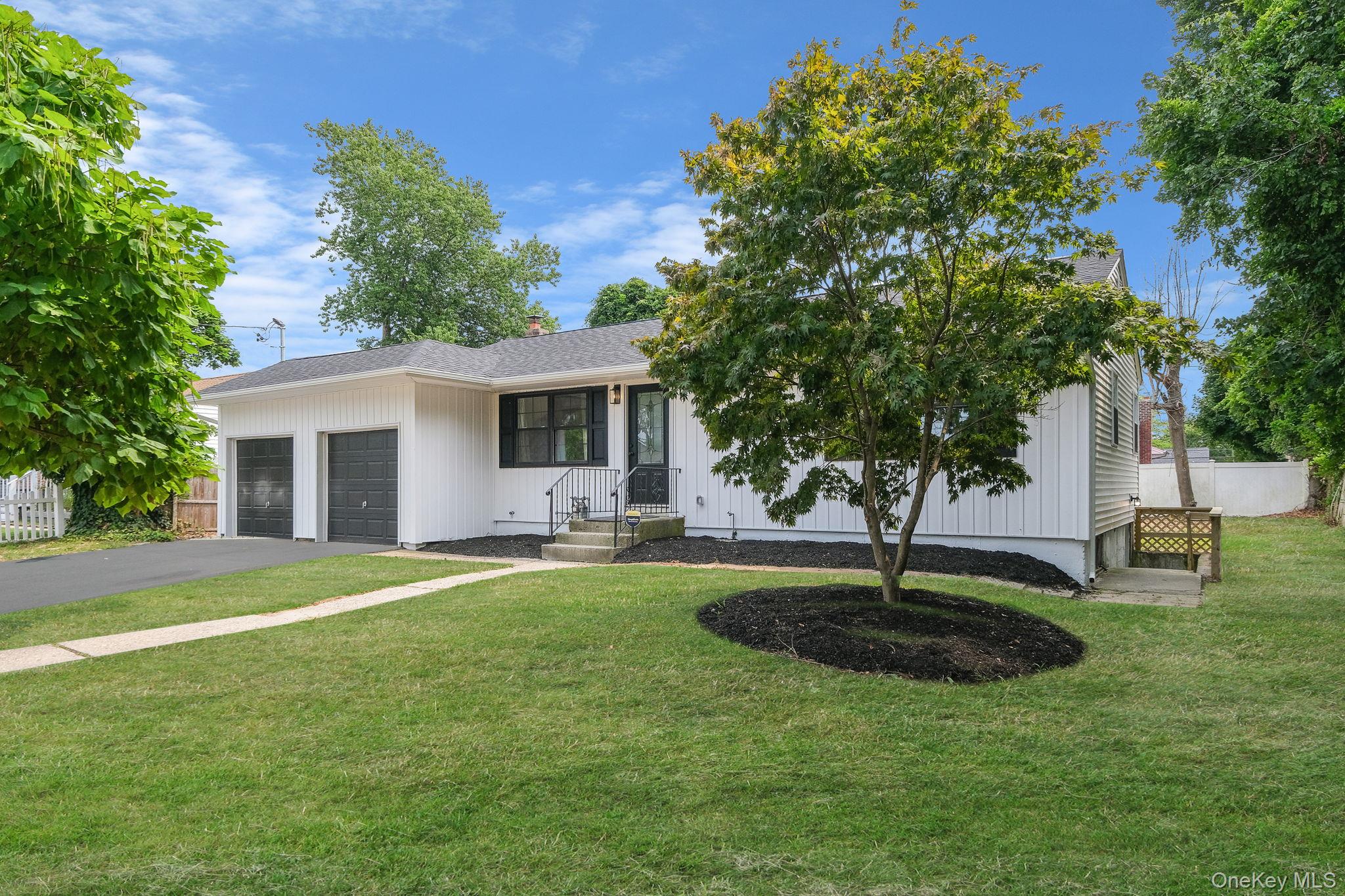 #4 photo, 12 E Chestnut Street, Central Islip , NY 11722