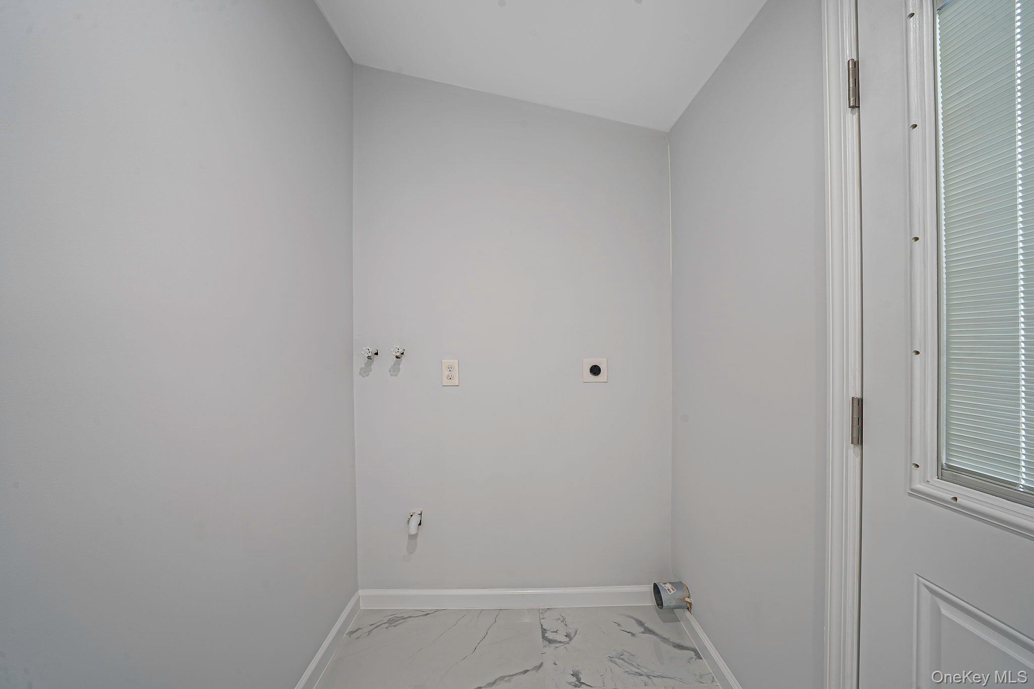 #18 photo, 22 Pantzer Street, サフォーク郡 Smithtown , NY 11787