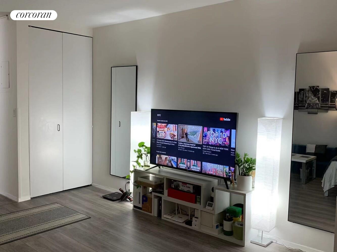 #2 photo, New York City, マンハッタン Hells Kitchen , NY 10019