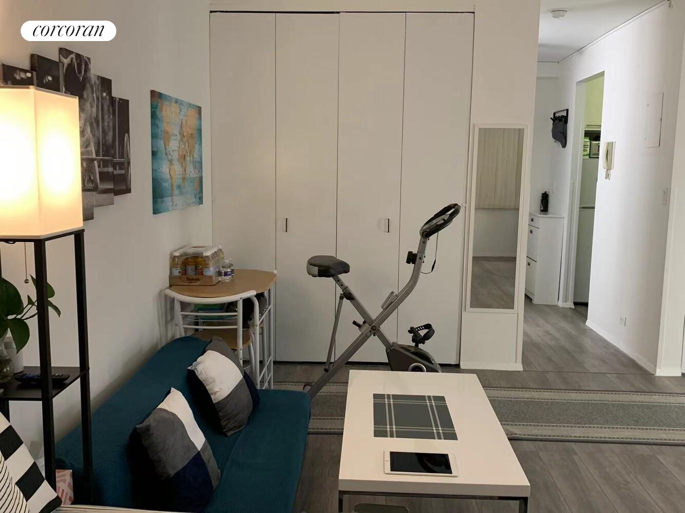 #4 photo, New York City, マンハッタン Hells Kitchen , NY 10019