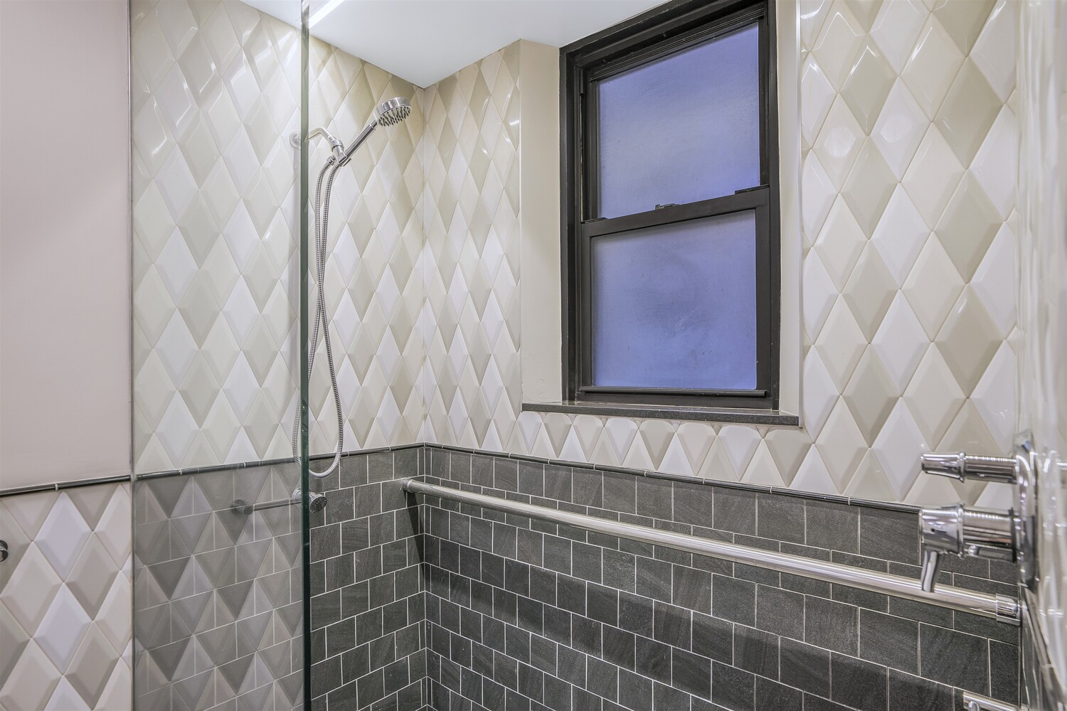 #16 photo, 70 E 96TH Street, Carnegie Hill , NY 10128