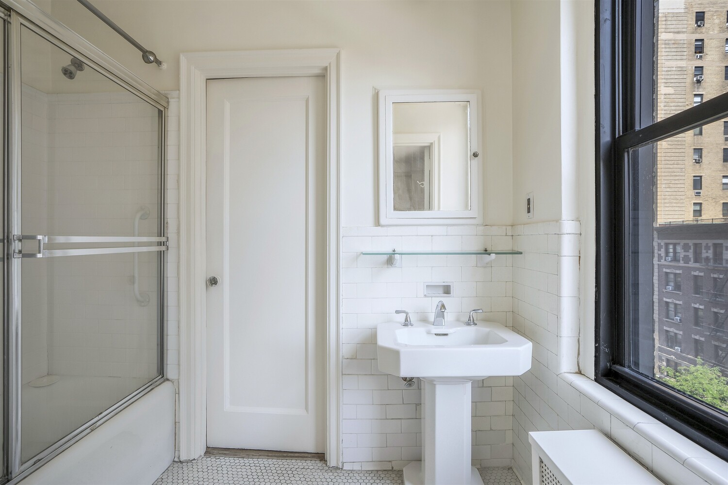 #17 photo, 70 E 96TH Street, Carnegie Hill , NY 10128