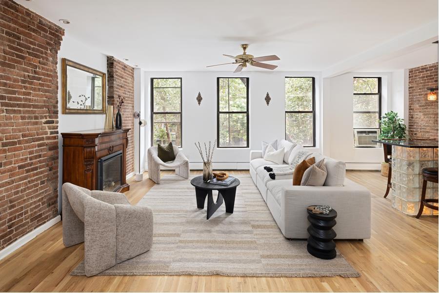 #2 photo, 533 E 13TH Street, East Village , NY 10009