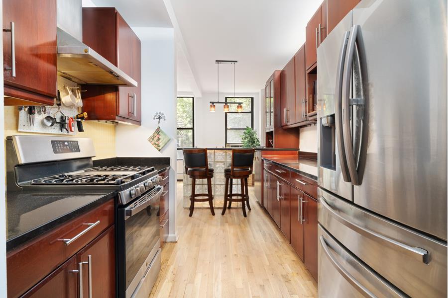 #4 photo, 533 E 13TH Street, East Village , NY 10009