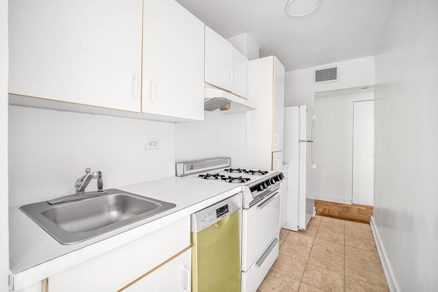 #10 photo, 233 E 70TH Street, Lenox Hill , NY 10021