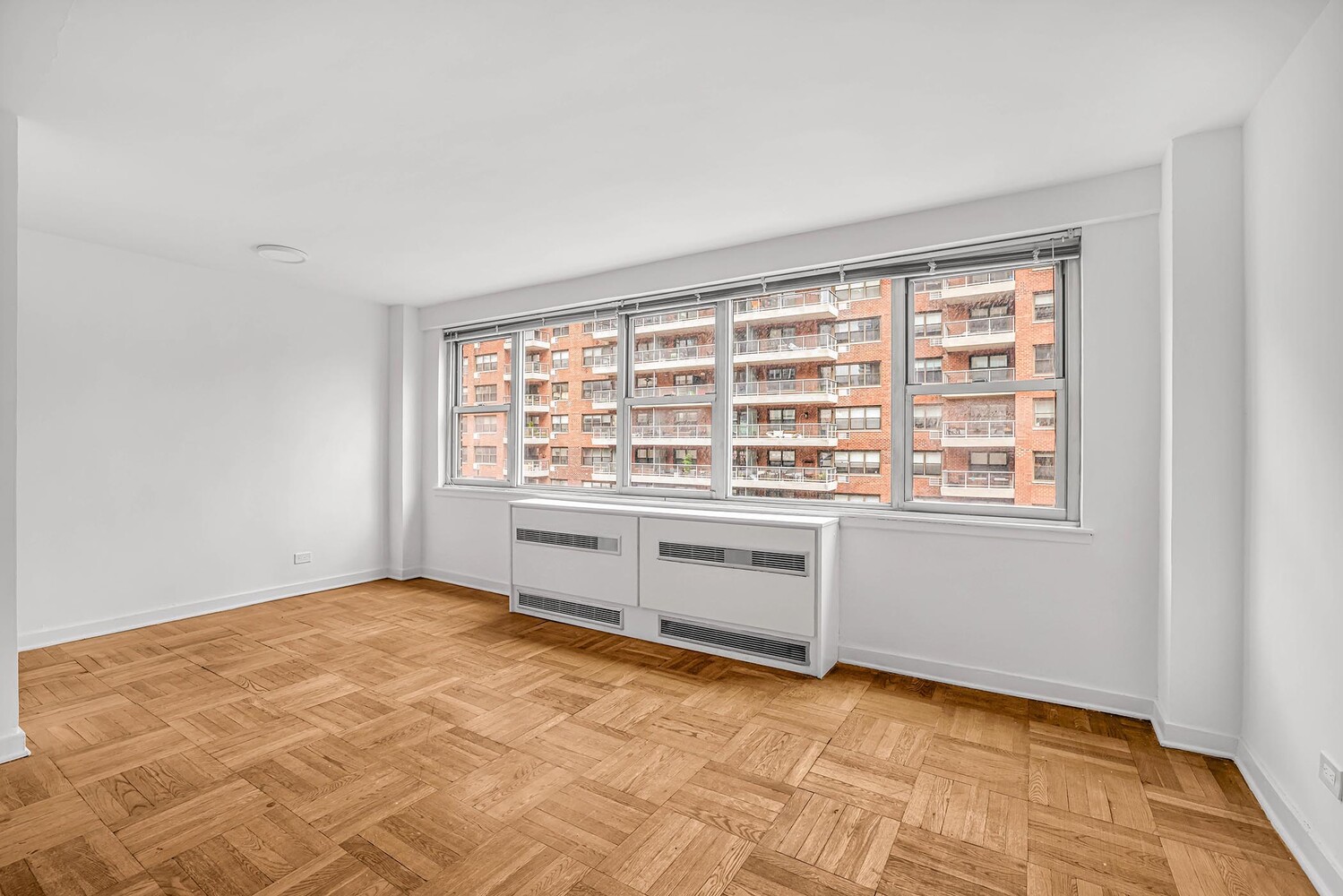 #6 photo, 233 E 70TH Street, Lenox Hill , NY 10021