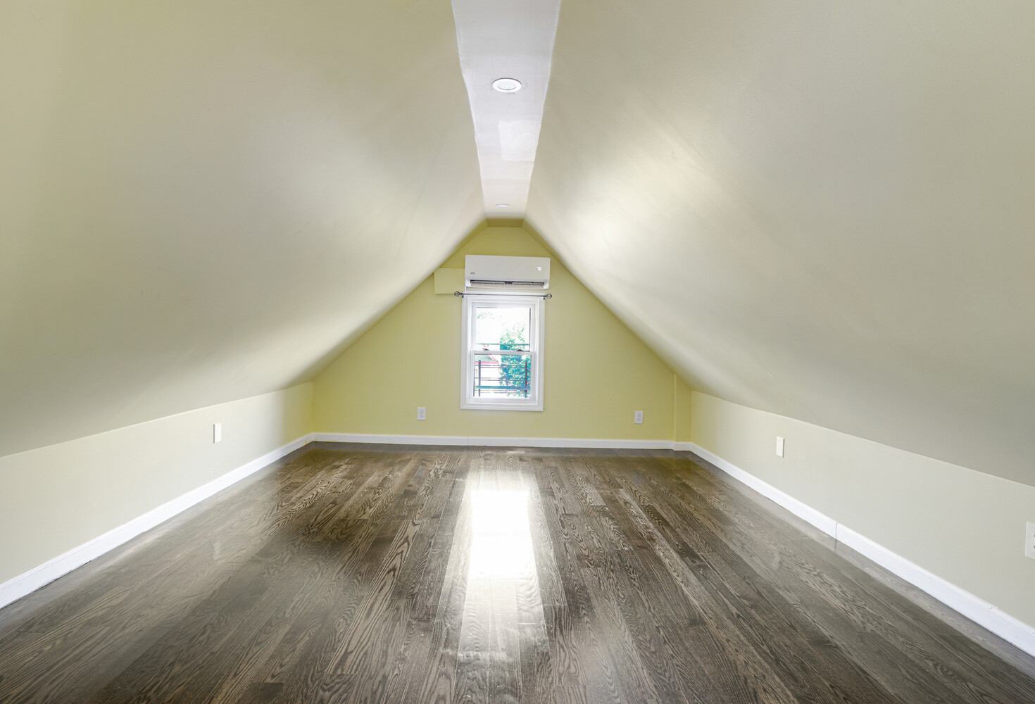 #14 photo, 144-38 87TH Avenue, Briarwood , NY 11435