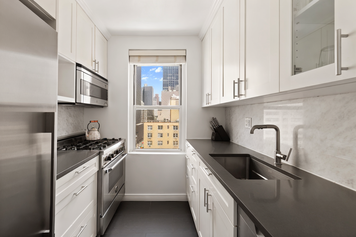 #7 photo, 201 E 36TH Street, Murray Hill , NY 10016