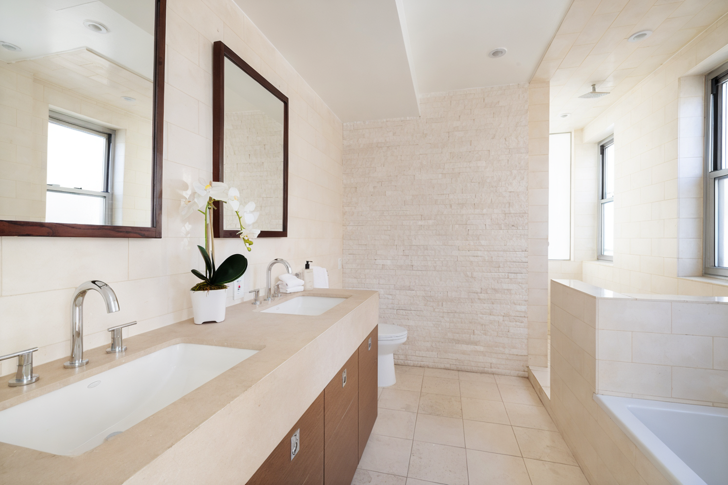 #14 photo, 157 E 84TH Street, Upper East Side , NY 10028