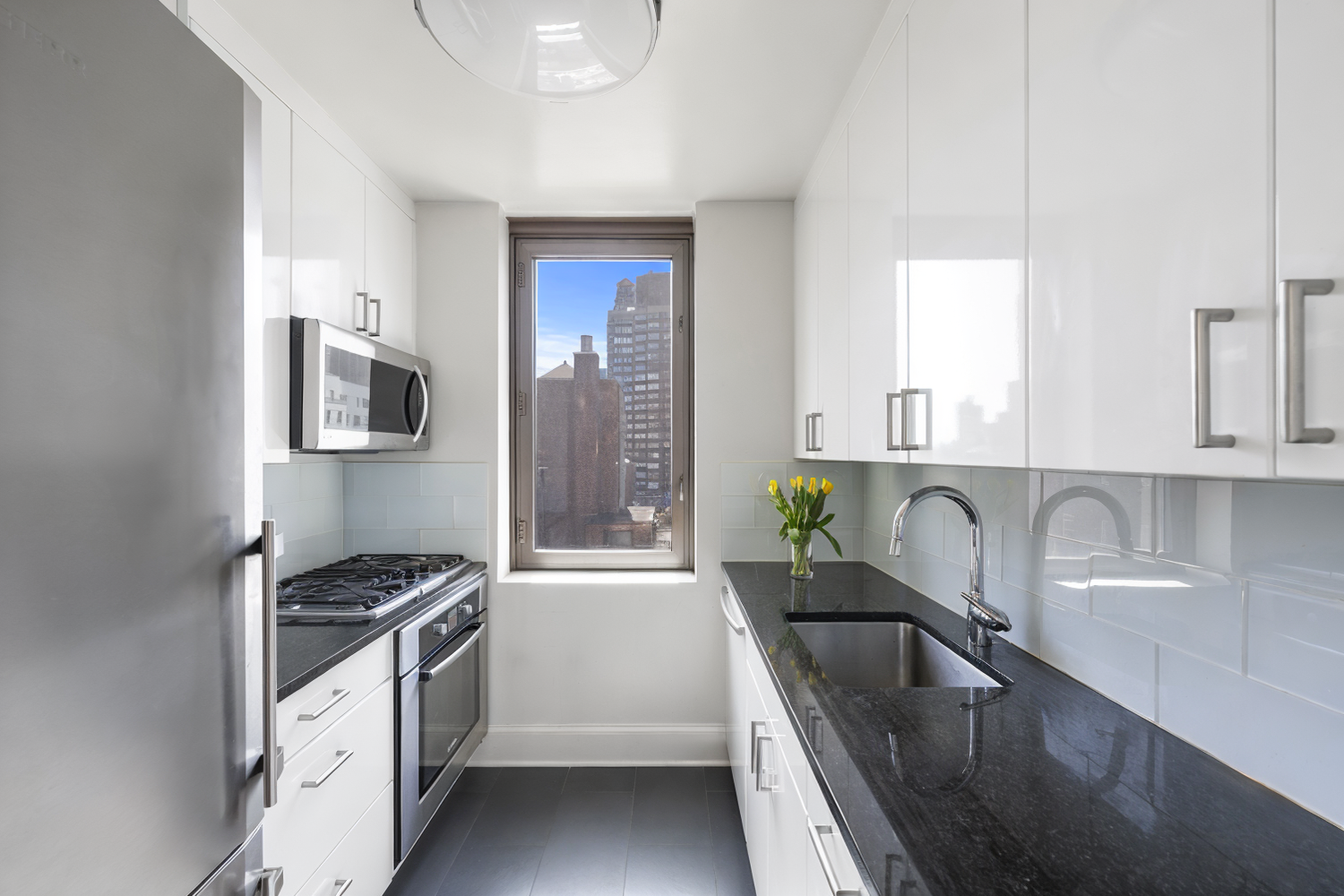 #5 photo, 300 E 64TH Street, Lenox Hill , NY 10065