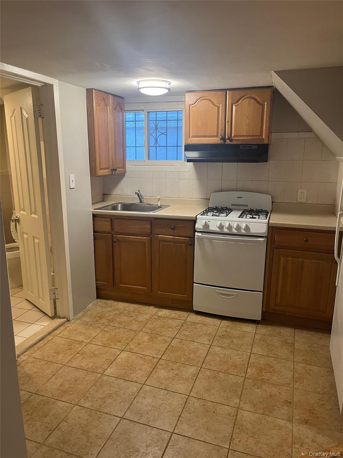 #1 photo, 1810 Edenwald Avenue, ब्रोंक्स Bronx , NY 10466