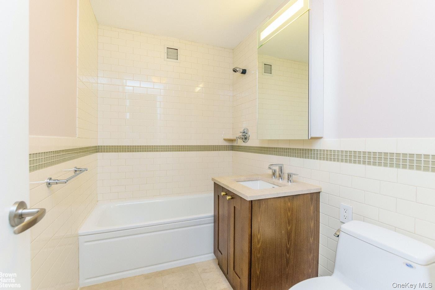 #14 photo, 640 W 237th Street, ブロンクス区 Bronx , NY 10463