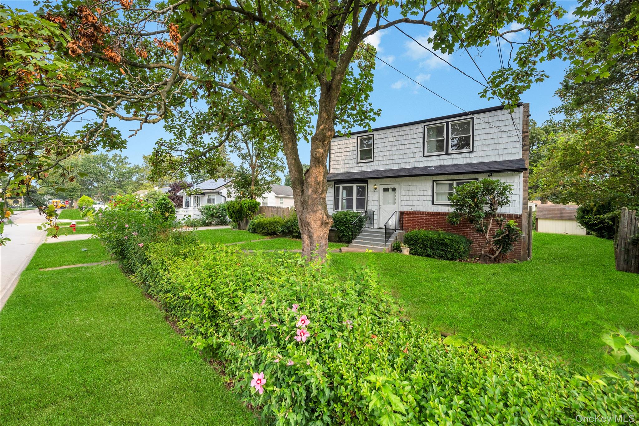 #1 photo, 10 Saint Andrews Drive, Brentwood , NY 11717