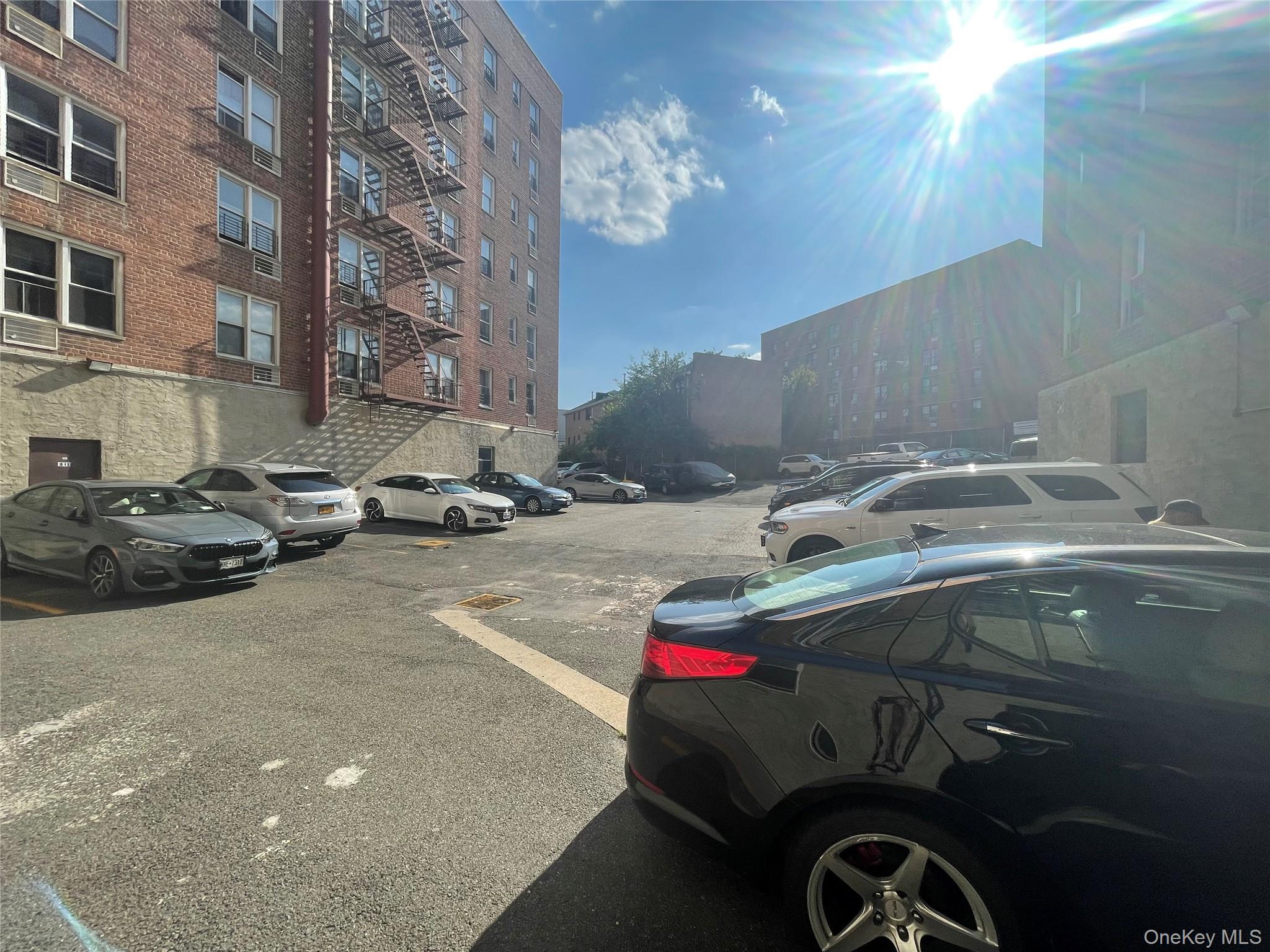 #18 photo, 5930 108th Street, クイーンズ区 Corona , NY 11368