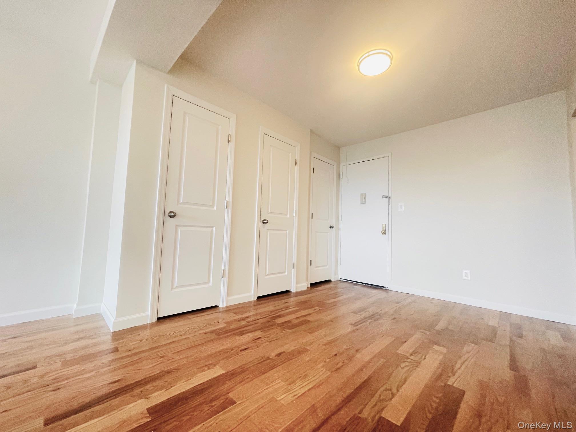 #4 photo, 5930 108th Street, クイーンズ区 Corona , NY 11368