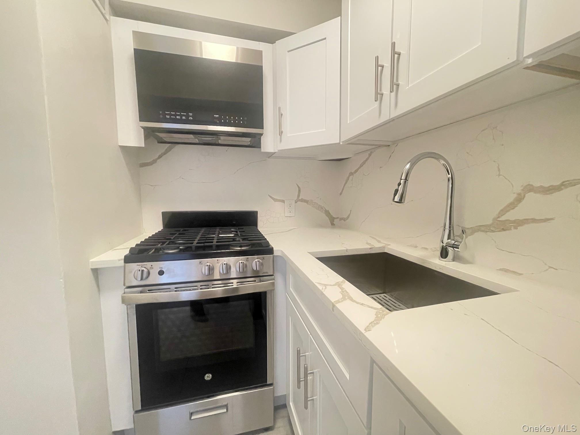 #7 photo, 5930 108th Street, クイーンズ区 Corona , NY 11368