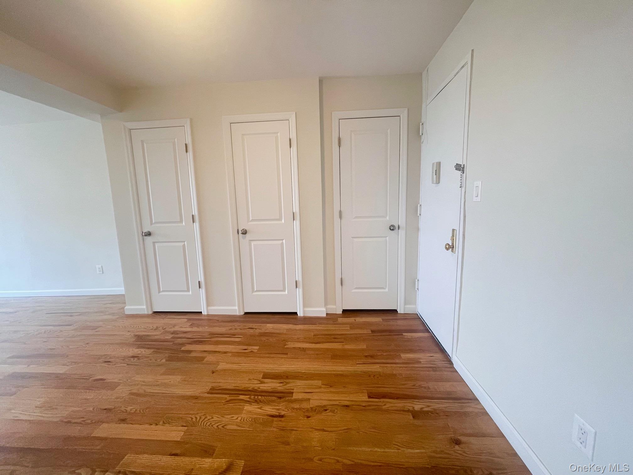 #8 photo, 5930 108th Street, クイーンズ区 Corona , NY 11368